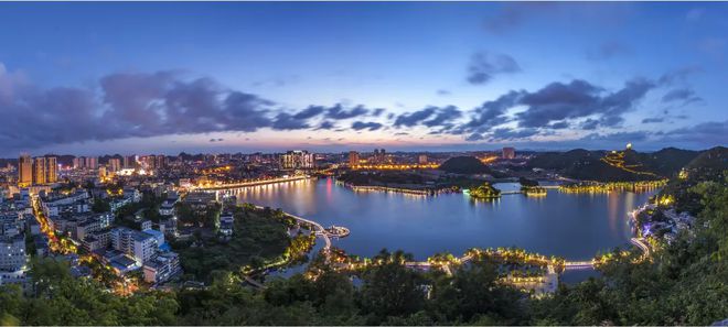 重磅！安顺两地上榜！贵州省2024年气候康养最优推荐地发布(图2)