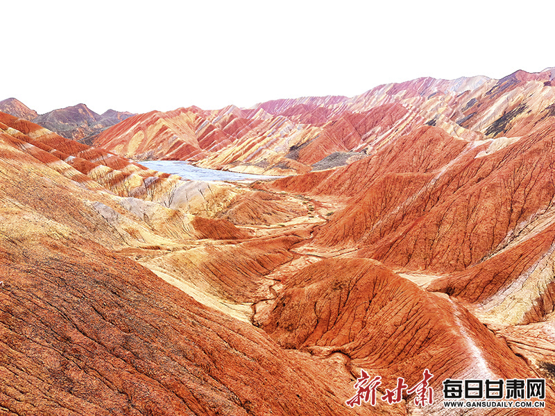 z6尊龙入口：【甘快看·2024质量甘肃行】探索“旅游+”新业态张掖七彩丹霞景区擦亮文旅融合金字招牌(图1)