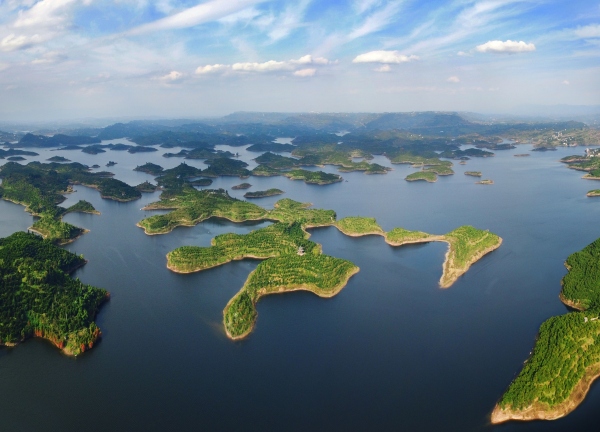 z6尊龙入口：重庆长寿：锚定“两地一城”打造国际化绿色化智能化人文化中国长寿城(图3)