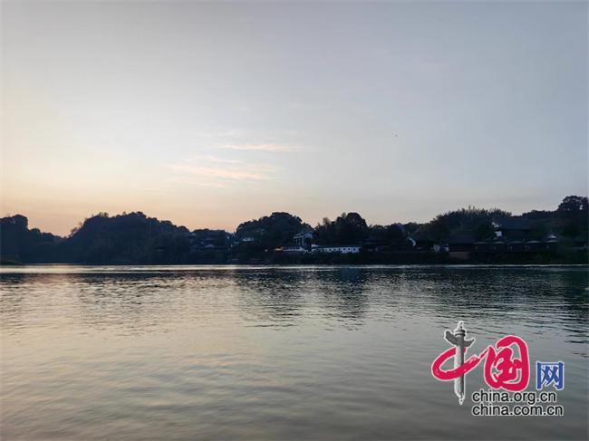 z6尊龙·中国网站：中国发布丨国内长线游主导今年国庆旅游市场“两新”政策助推居民消费增长(图1)