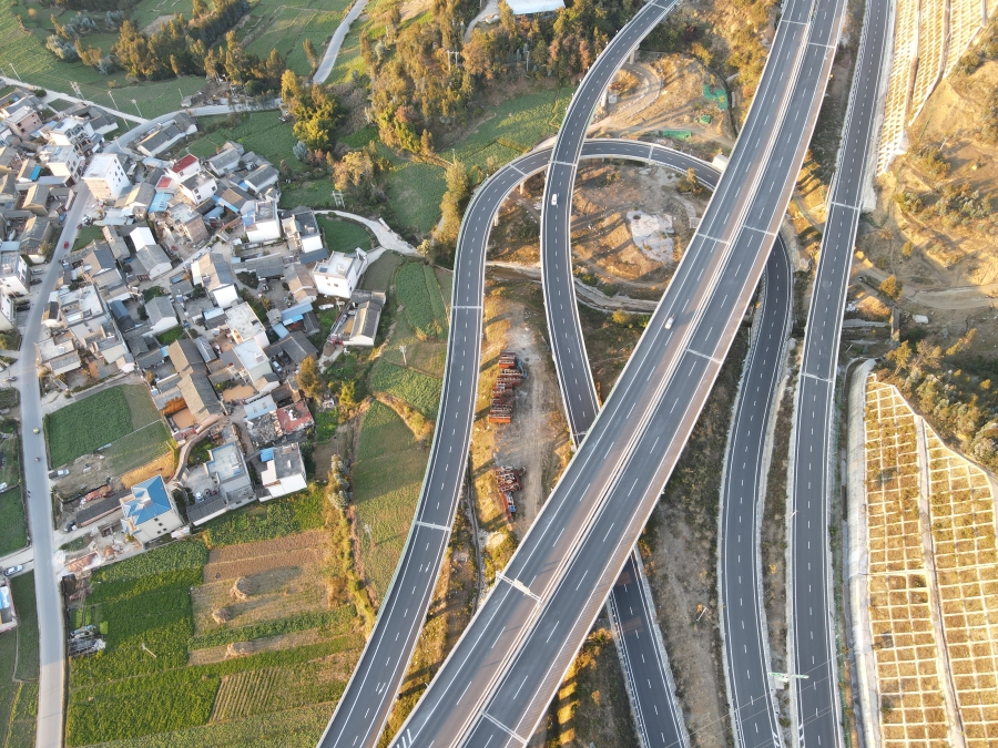 丽江永胜：交通建设筑基石康养产业谱新篇_新华网(图1)