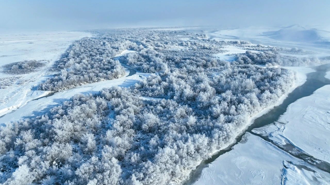 雾凇观赏地、气候康养旅居地新疆多地收获气象旅游新“名片”(图1)