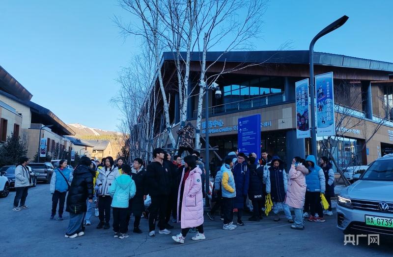 一百秒一冰城·冰雪春天｜“冰雪+”热潮涌动张家口经济绽放新活力(图1)