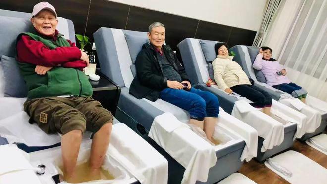 91岁旅客花海徒步5公里为罗平旅居康养点赞！(图6)