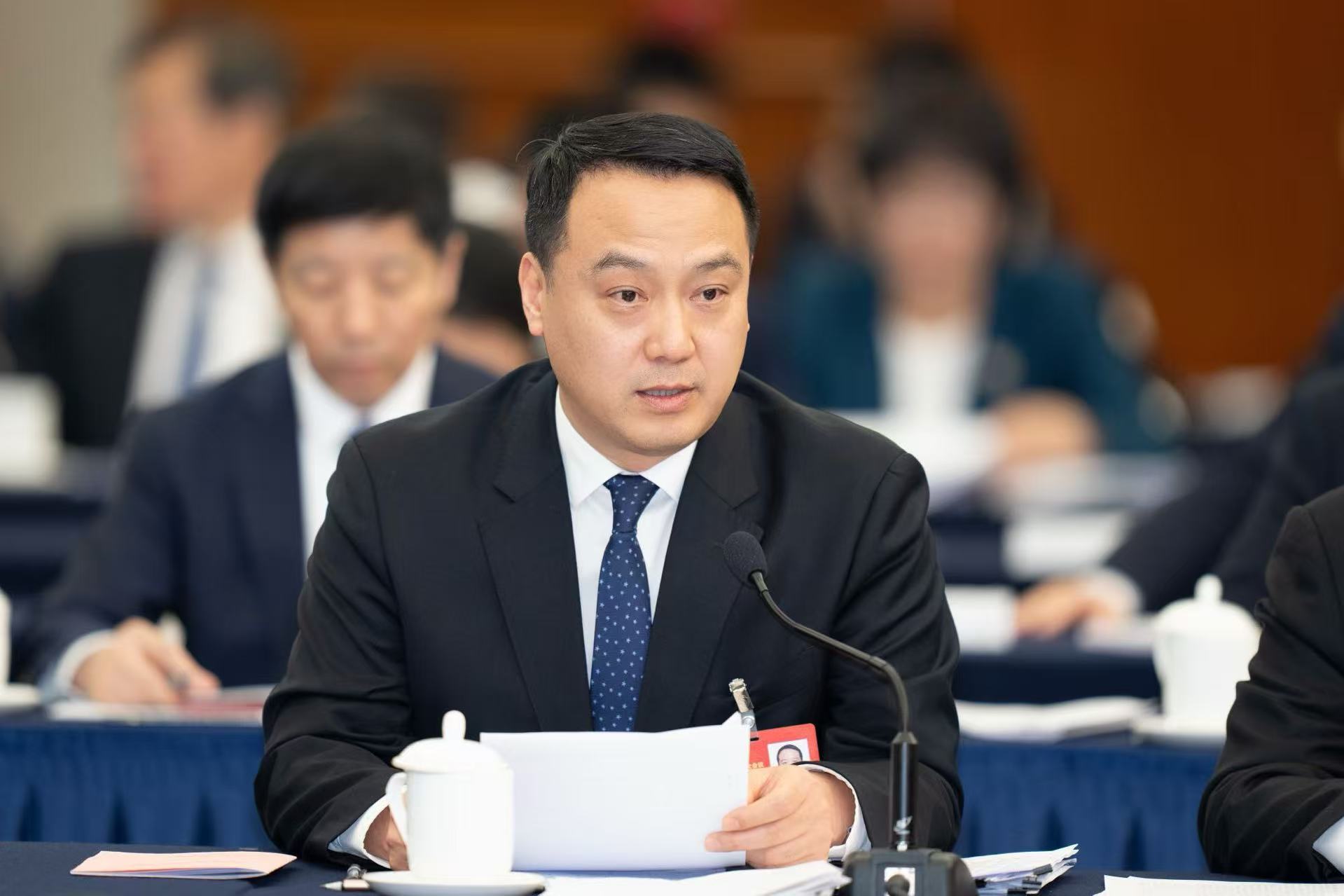 专访全国人大代表、阳江市市长余金富：以“海陆空”交通提速“产业振兴”阳江要发展临港经济、湾区经济(图1)