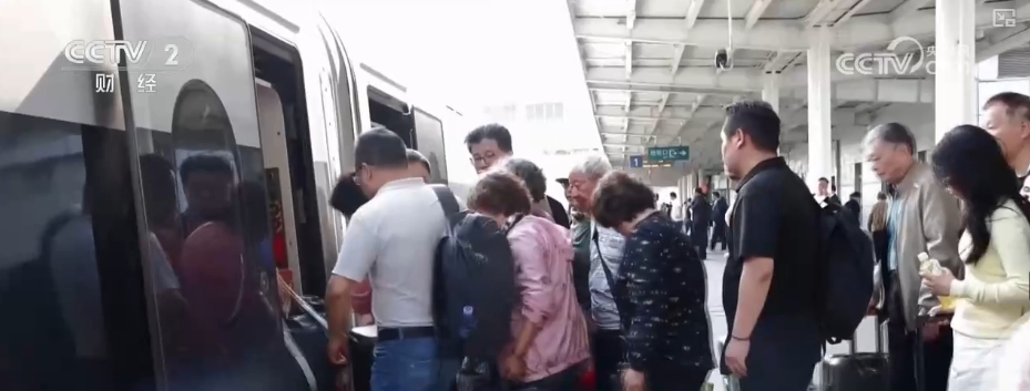 146亿人次创新高！活力值拉满透过多维出行数据透视经济澎湃动力(图2)