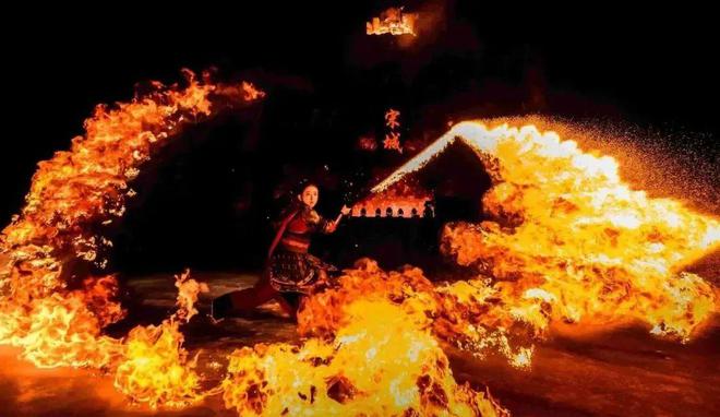 z6尊龙平台：30+上市文旅企业2024年成绩单：游客回来了利润去哪了？(图2)