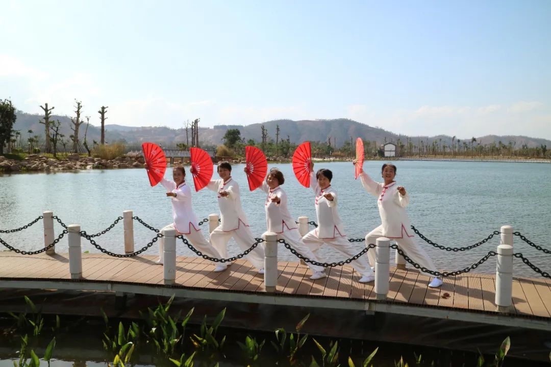 z6尊龙入口：银龄安居沐暖阳(图2)
