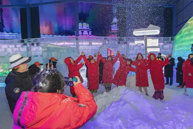 哈尔滨文旅热力全开“火出圈”｜2024年接待游客179亿人次旅游总花费23142亿元(图3)