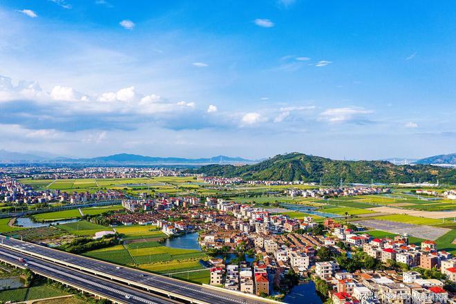 2025年中国乡村旅游发展新趋势深度分析报告(图2)