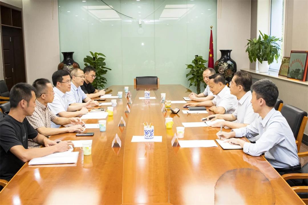 z6尊龙·中国网站：县长吴志朴赴中国轻工业联合会共商陶瓷产业高质量发展新路径(图1)