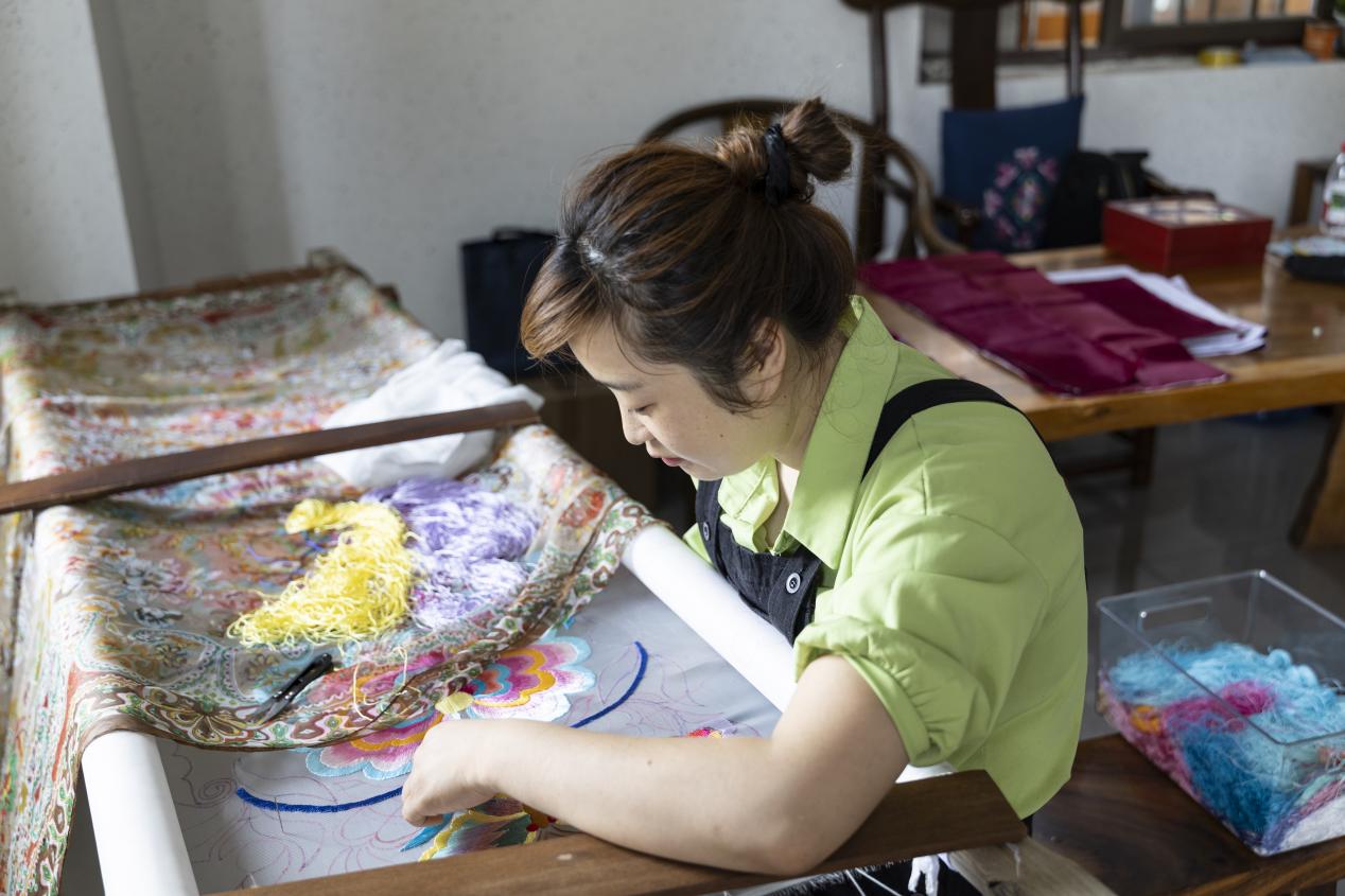 羌风古韵喜迎客羌寨日子富起来(图4)