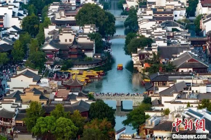 z6尊龙平台：苏超联赛你真是“人均梗王”啊！(图1)