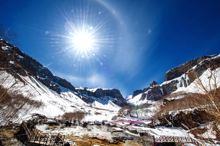 z6尊龙平台：践行“两山”理念守护东北“水塔”——解码美丽中国的“长白山名片”(图9)