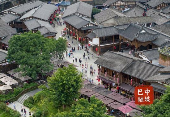 z6尊龙平台：巴中：奋力书写新时代振兴发展新篇章(图3)