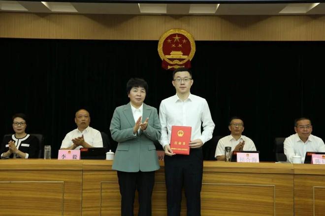 温州“90后”副区长周忠泽分工明确(图2)