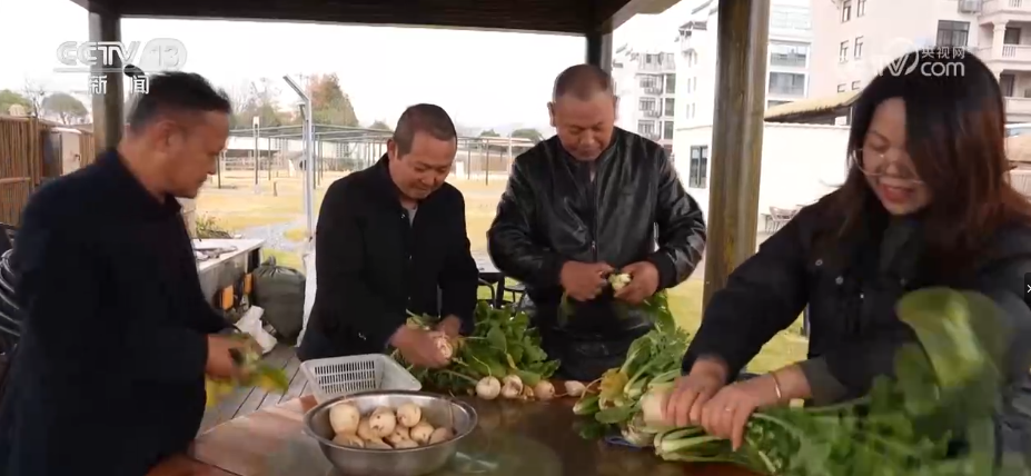 徒步、读诗、康养……“适老化”升级大有潜力冬日银发文旅市场暖意融融(图17)