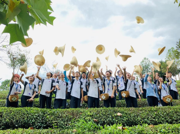 黄山市徽州区三条线年安徽省研学康养特色线路(图1)