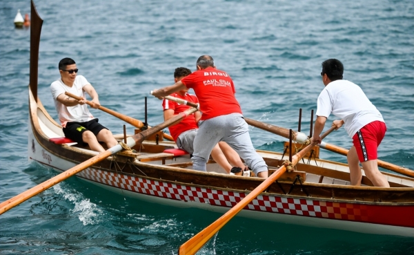 z6尊龙入口：全球最小发达国家：美女遍地快被中国“买”下中国移民占87%(图9)