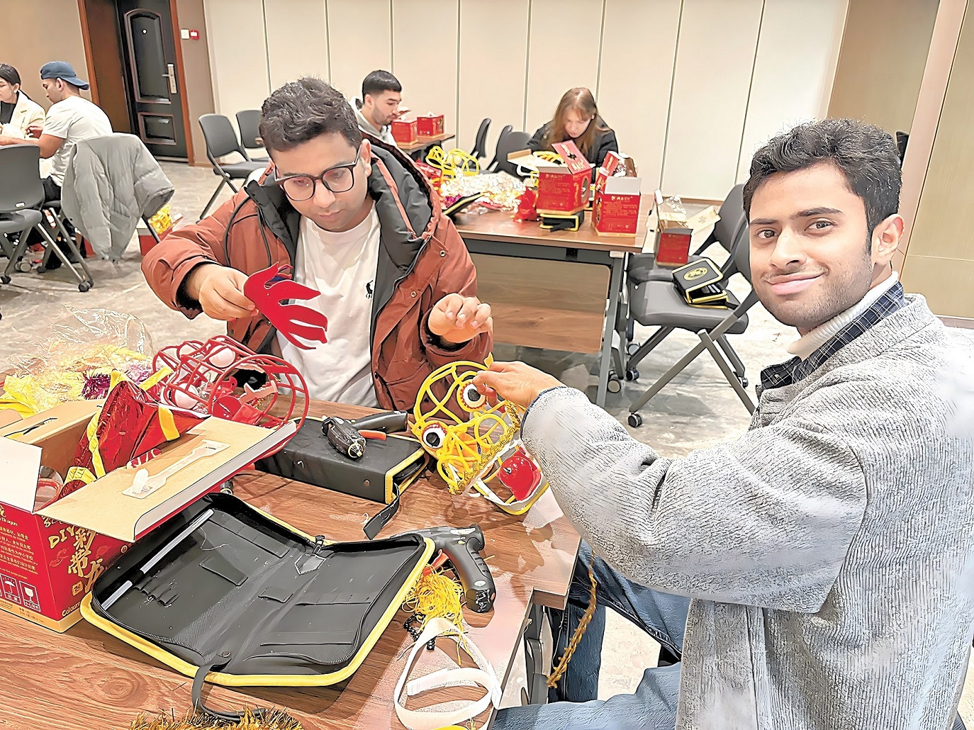 z6尊龙入口：新春走基层节日中的履职身影(图3)