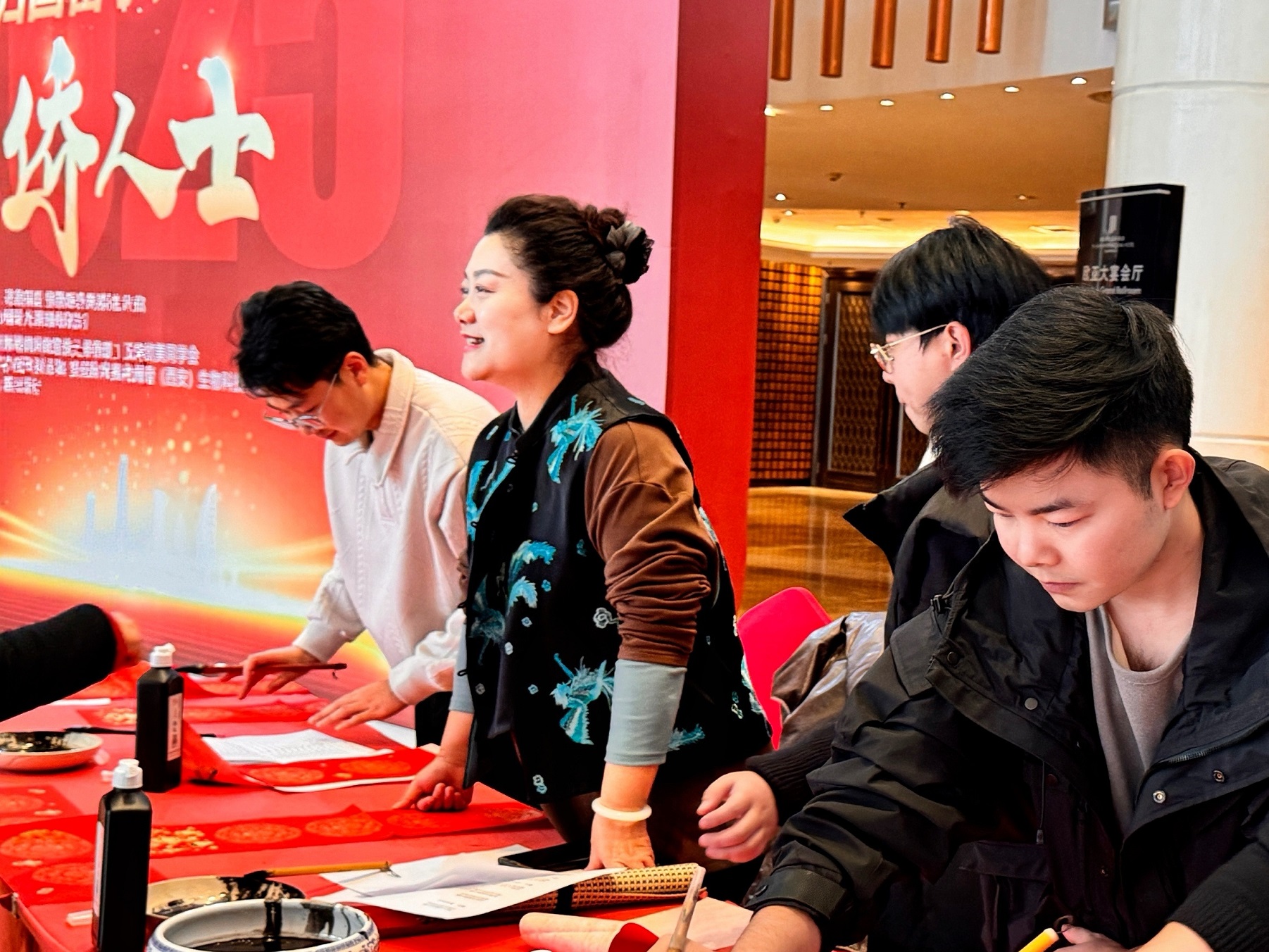 z6尊龙入口：新春走基层节日中的履职身影(图5)