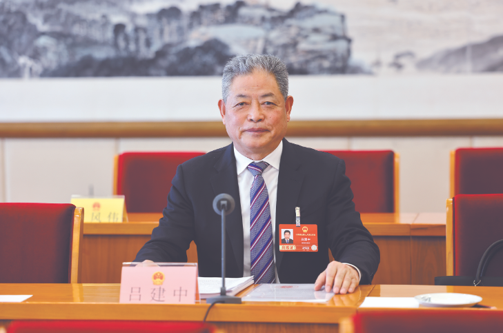 z6尊龙平台：聚焦两会丨吕建中代表：建议增加对非国有博物馆的开放运营补贴(图1)