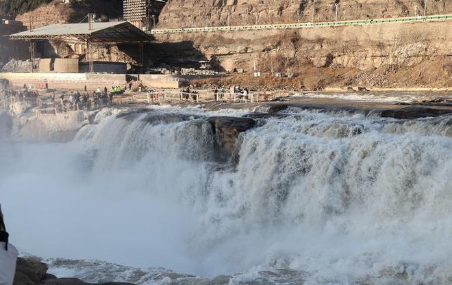 壶口风波未平全国多地景区跟风“撤门票”：终于看懂旅游的真相(图1)