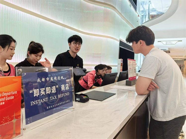 z6尊龙·中国网站：驱动全球行业格局演变！中国旅游业正在这些领域树立典范(图2)